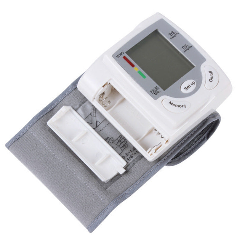 Wrist Blood Pressure Monitor, Fully Automatic Blood Pressure Measuring Device, Electronic Blood Pressure Monitor, Blood Pressure Measuring Device For Elderly People To Measure Hypertension SELFLOVECLUB